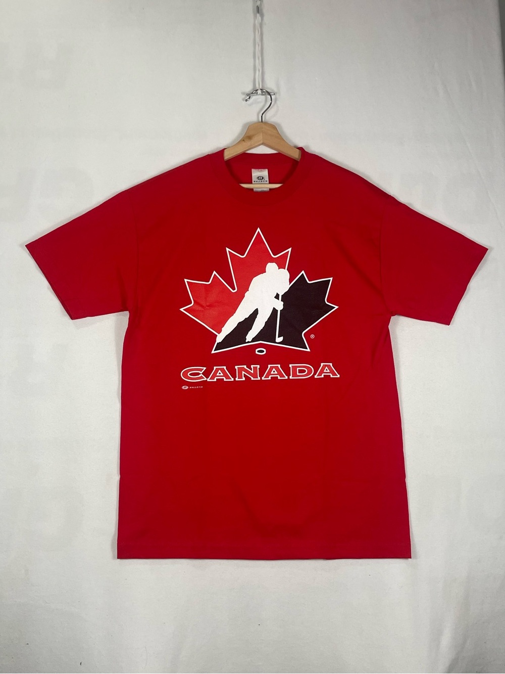 NWT Bulletin Team Canada Hockey National Team Red T shirt Made In Canada Sz L